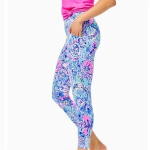 NEW Lilly Pulitzer Luxletic Weekender High Rise Leggings in Pop Up Got Your Back